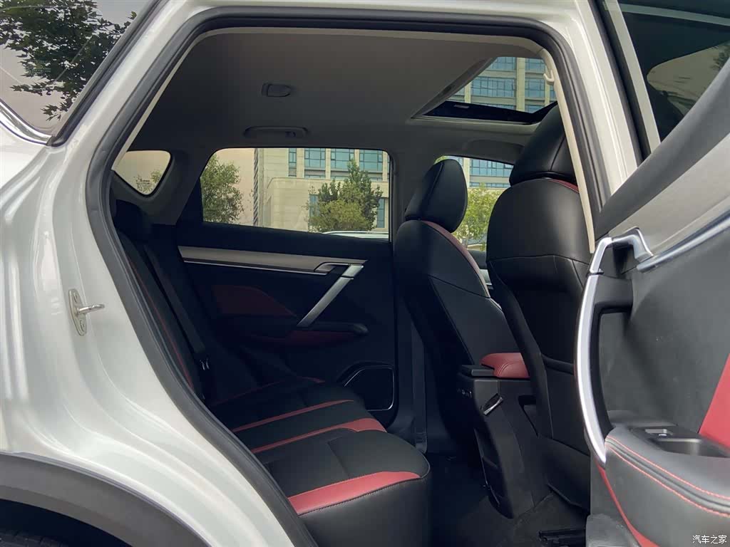 Geely Coolray, 2022 7