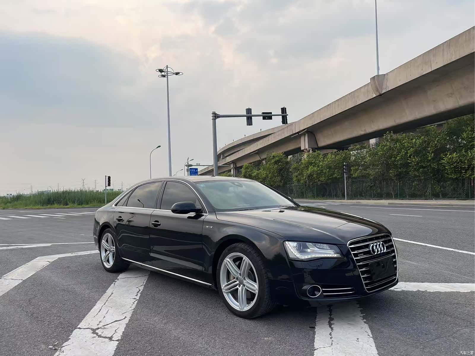 Audi A8L, 2011 3