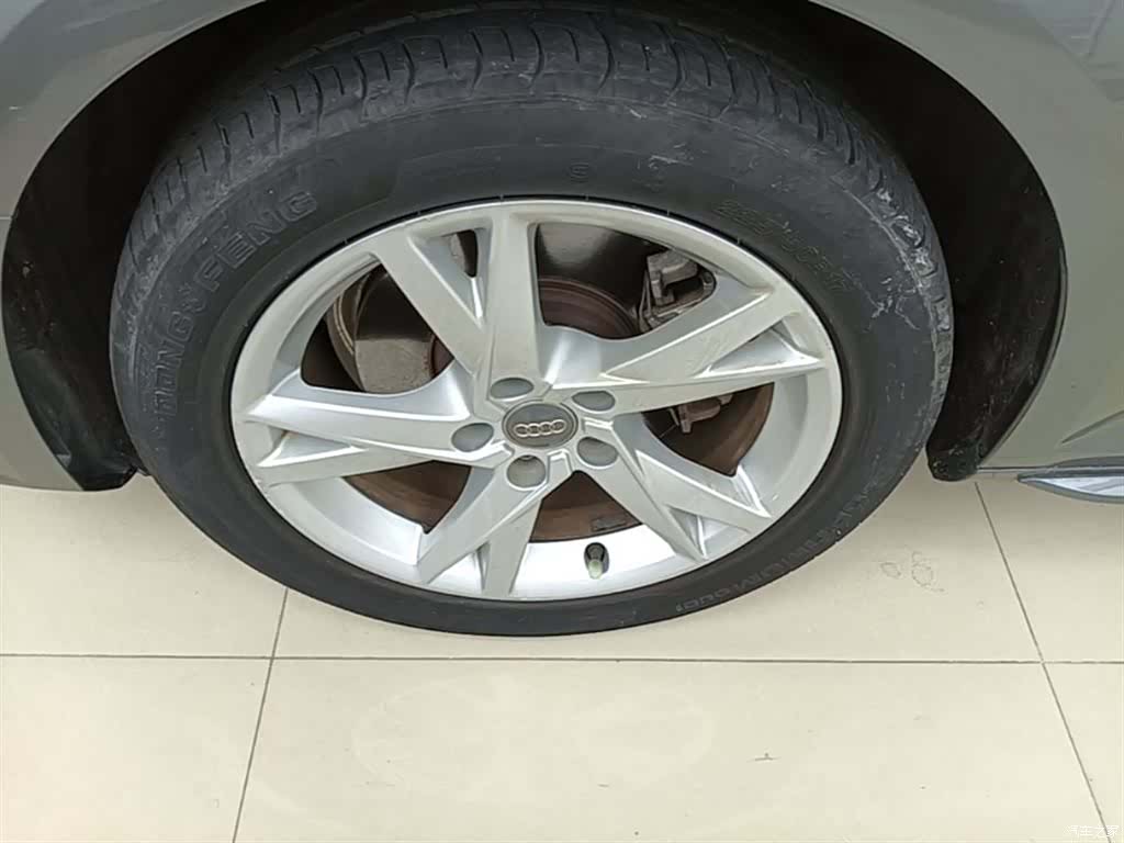 Audi A4L, 2018 23