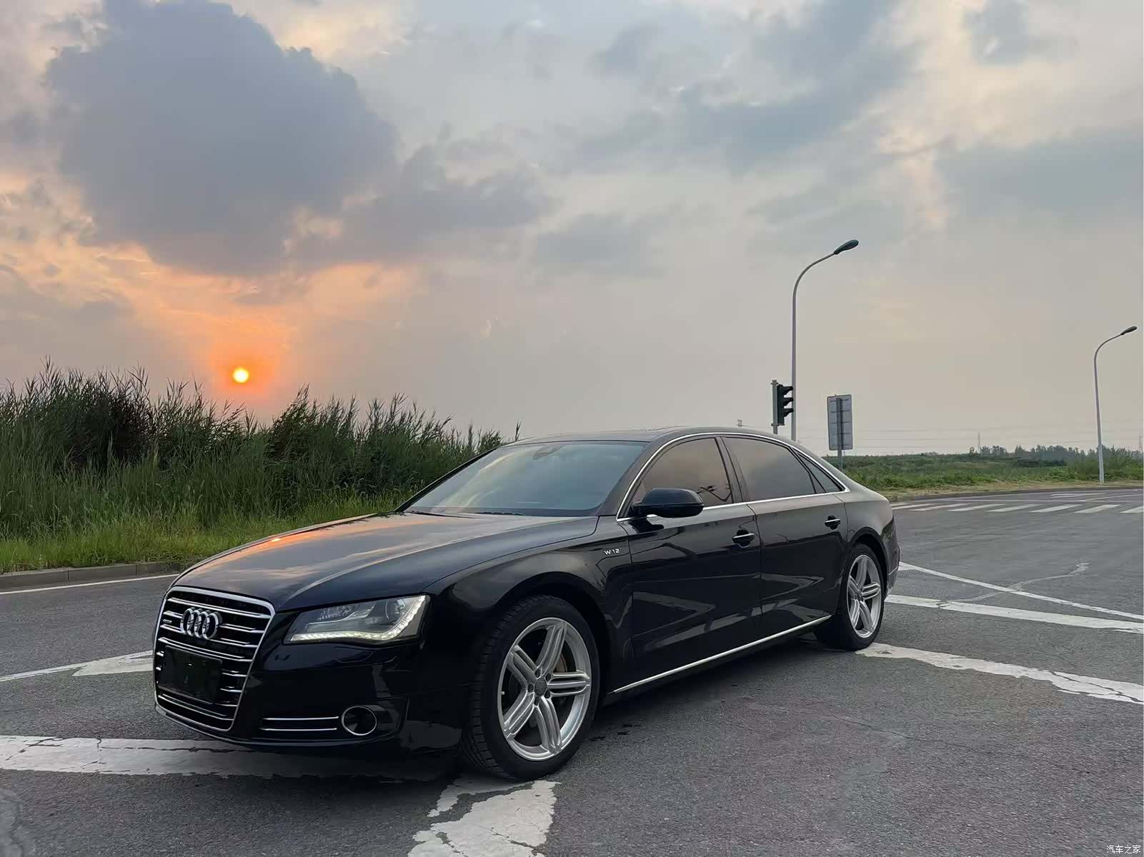 Audi A8L, 2011 1