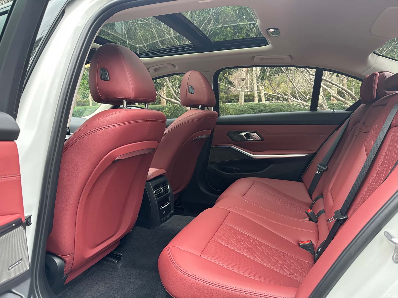BMW 3 Series, 2024 10