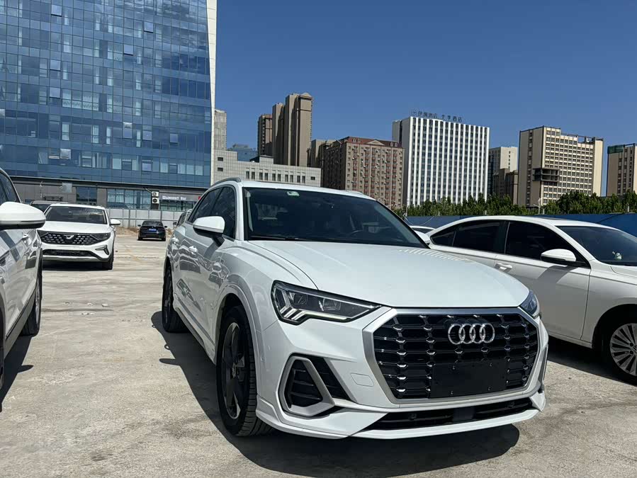 Audi Q3 2022, фото 5