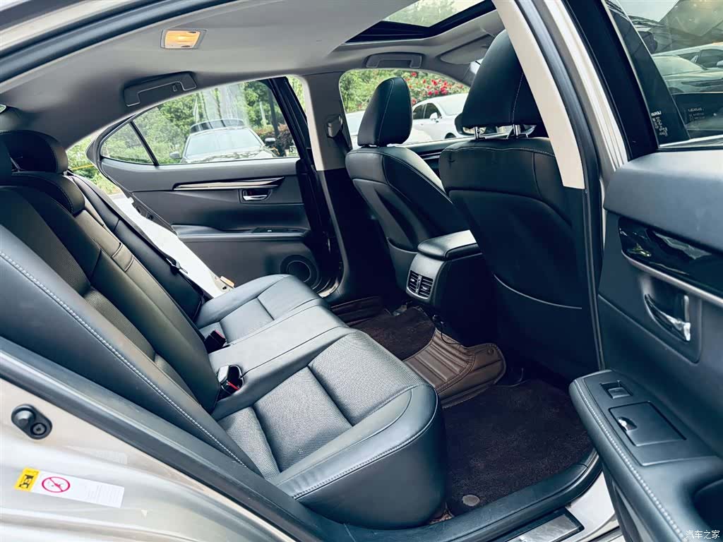 Lexus ES, 2015 13