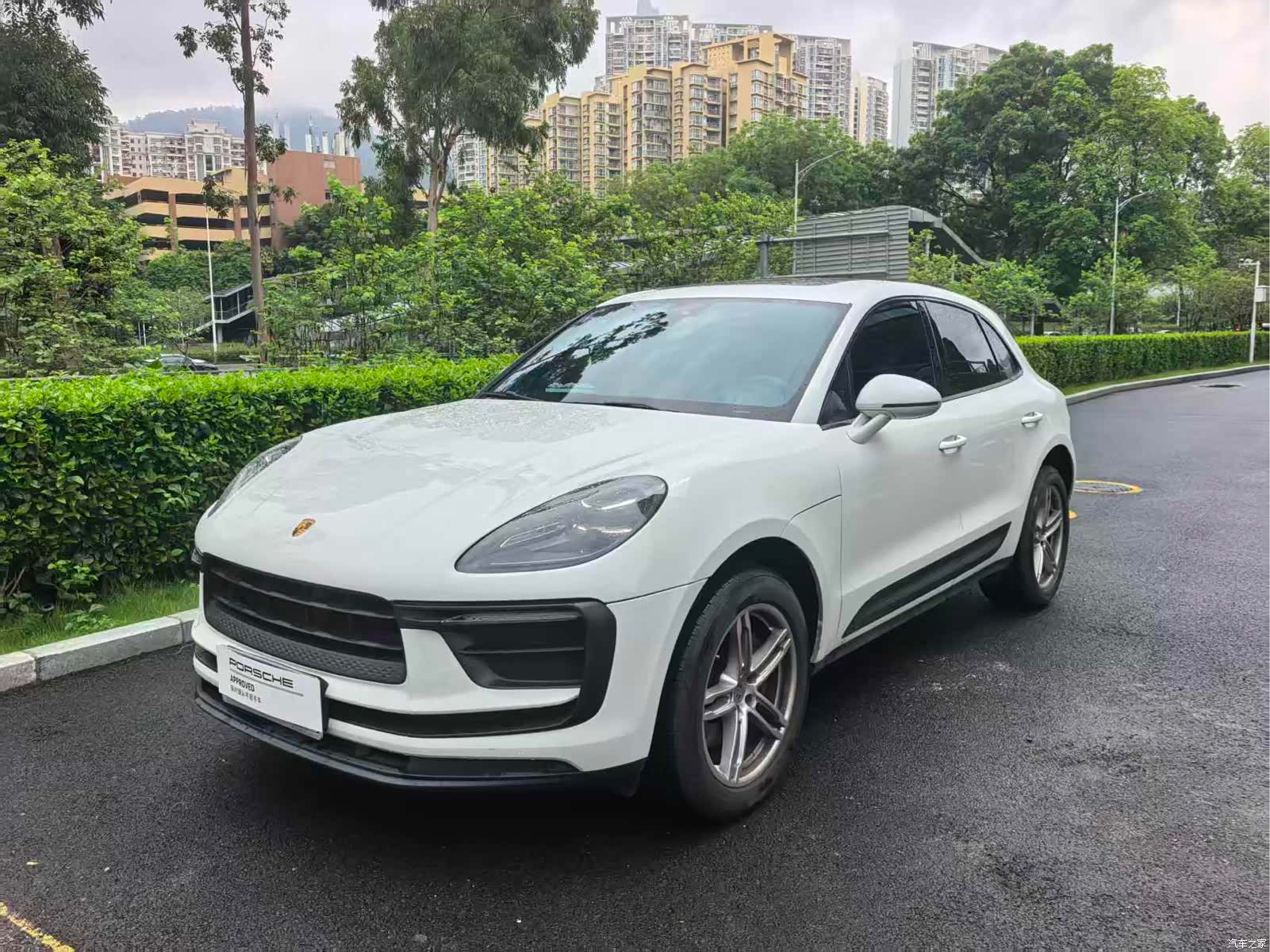 Porsche Macan, 2025 1