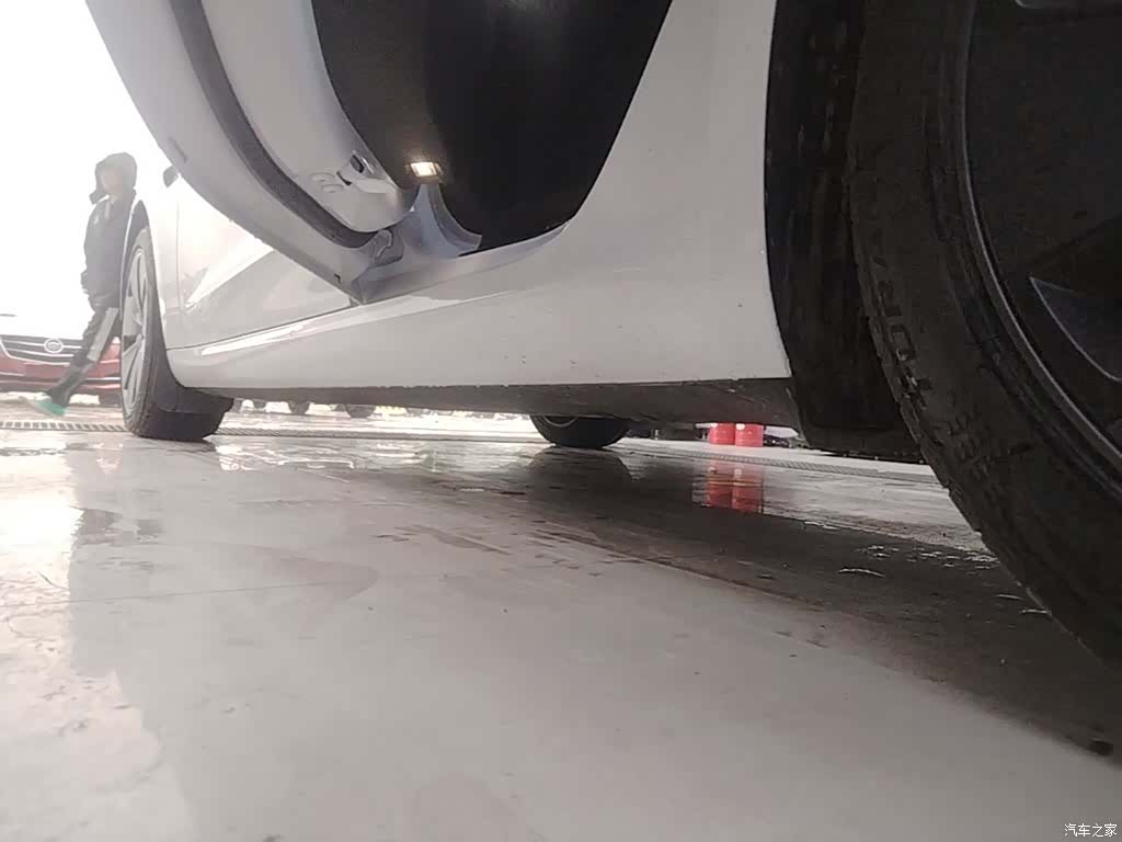 Tesla Model 3, 2025 21