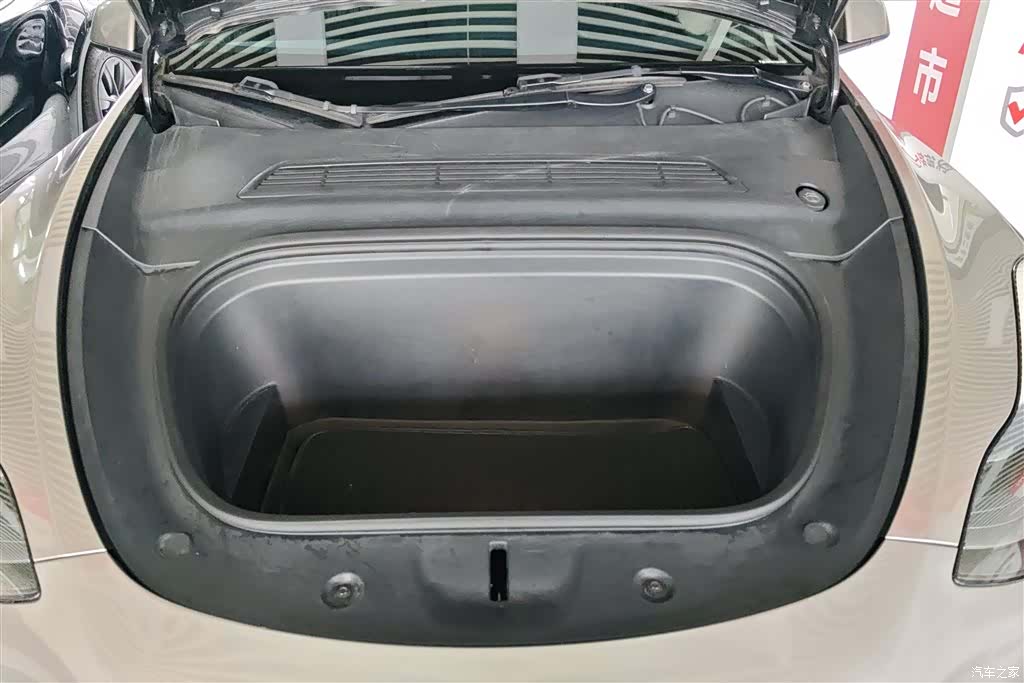 Tesla Model Y, 2022 10