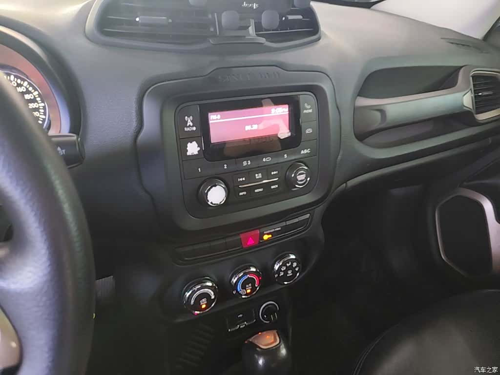 Jeep Renegade, 2017 13