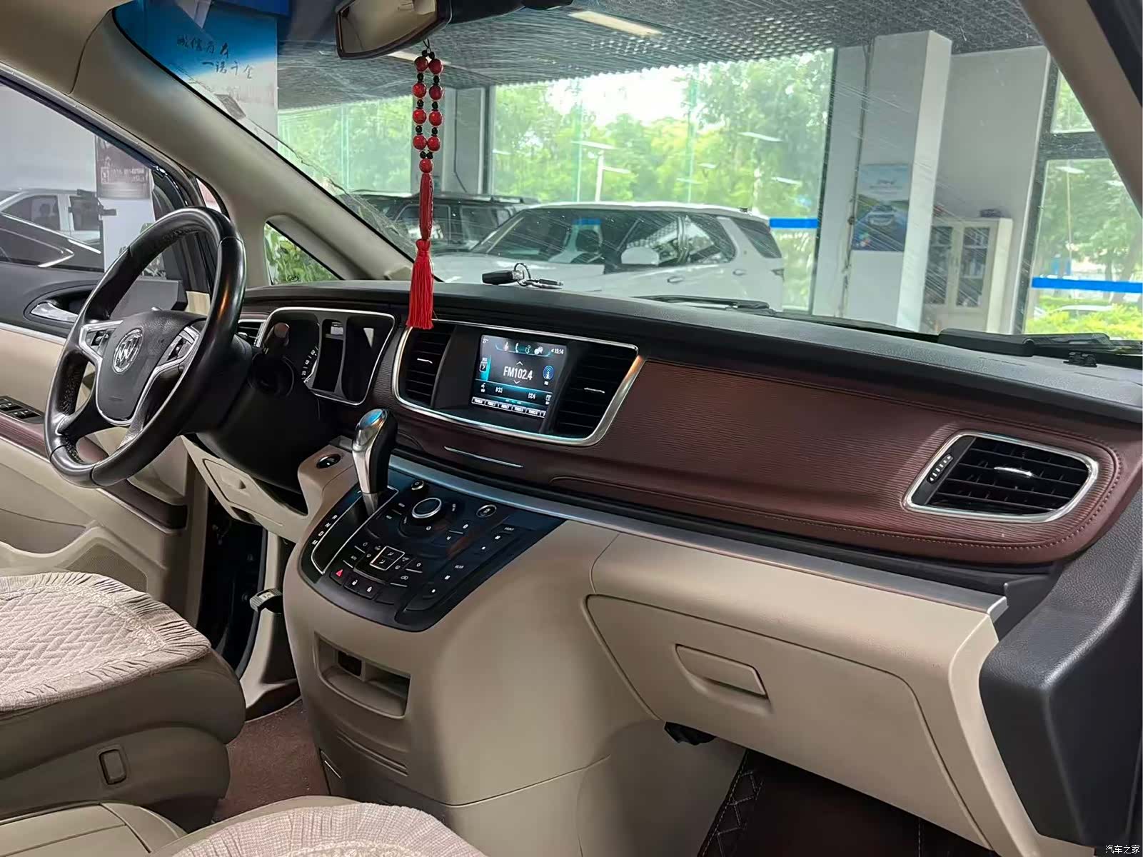 Buick GL8, 2017 15