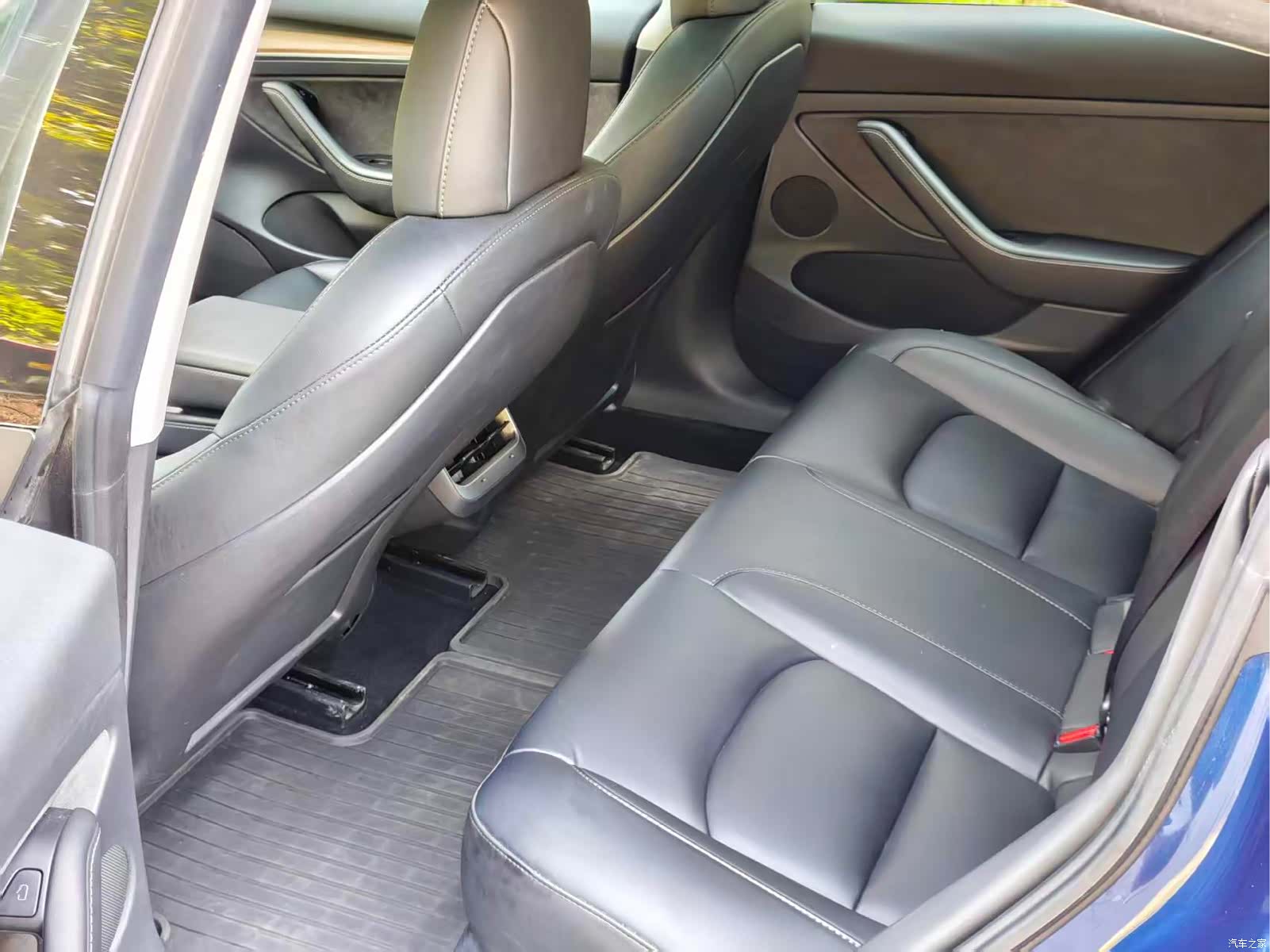 Tesla Model 3, 2022 9