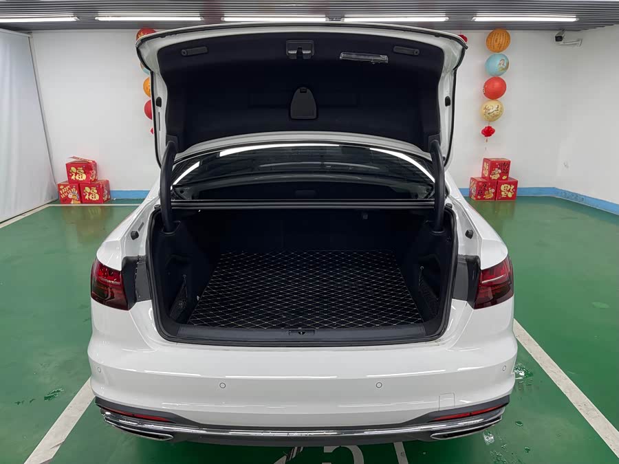 Audi A4L 2021, фото 23