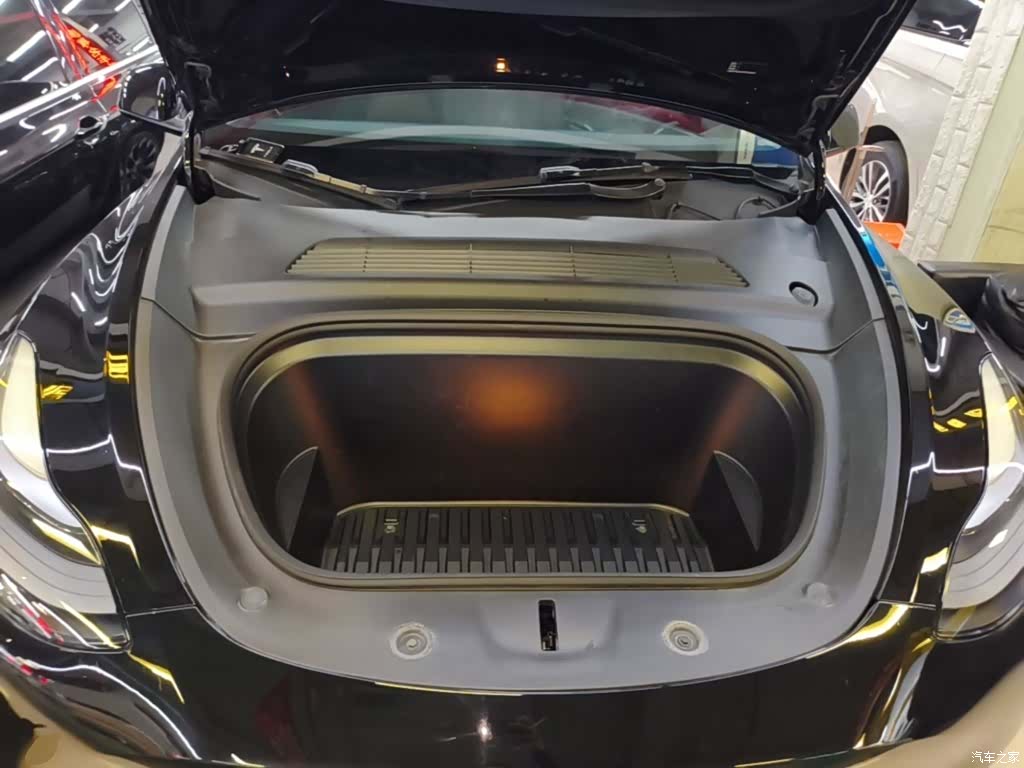 Tesla Model Y, 2022 20