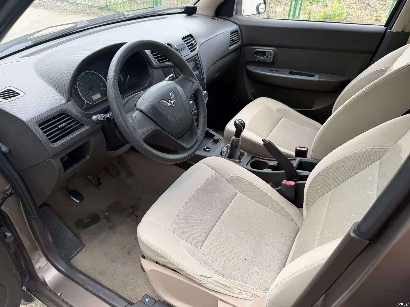 Wuling Hongguang, 2016 все фото