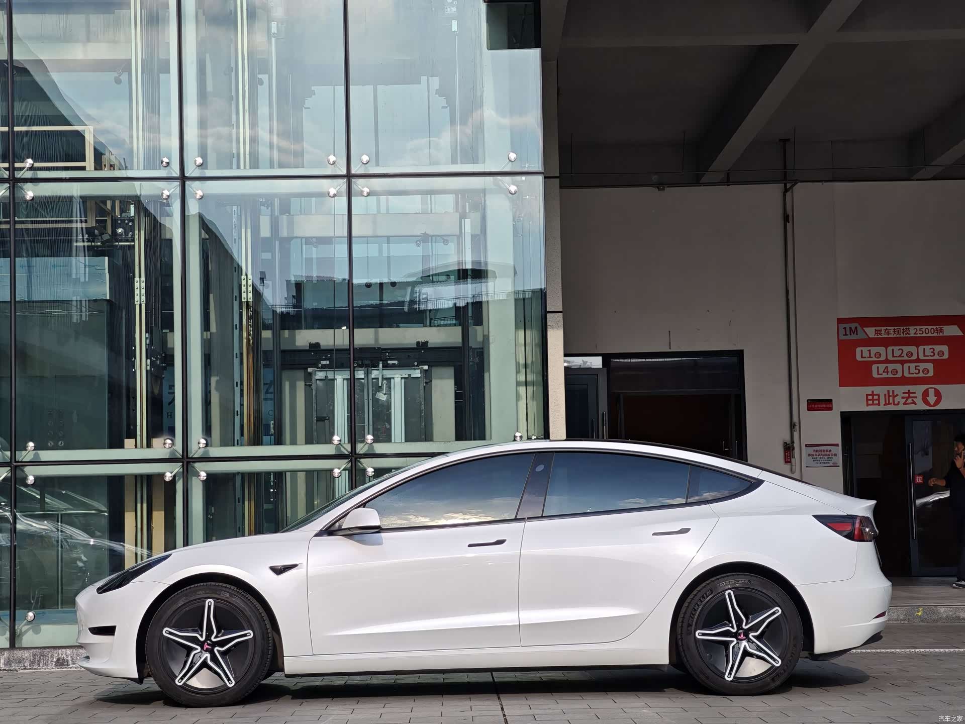 Tesla Model 3, 2021 7