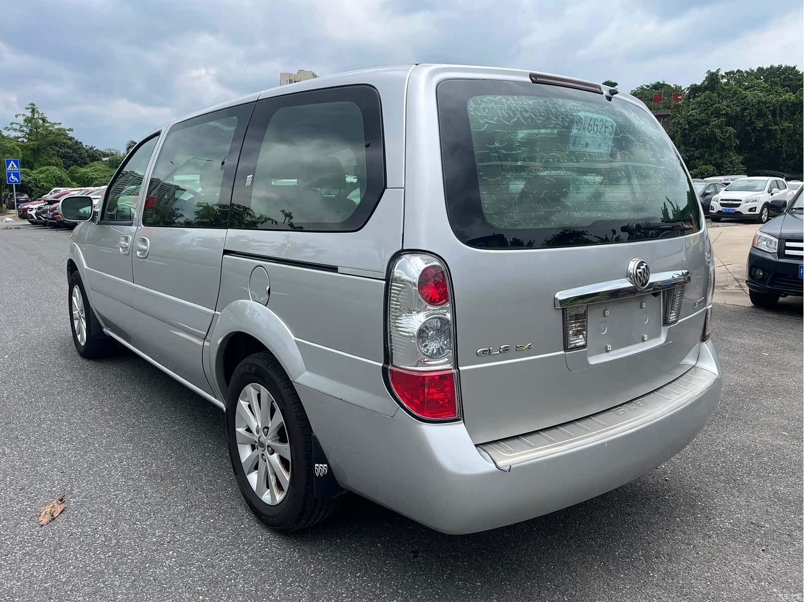 Buick GL8, 2012 4
