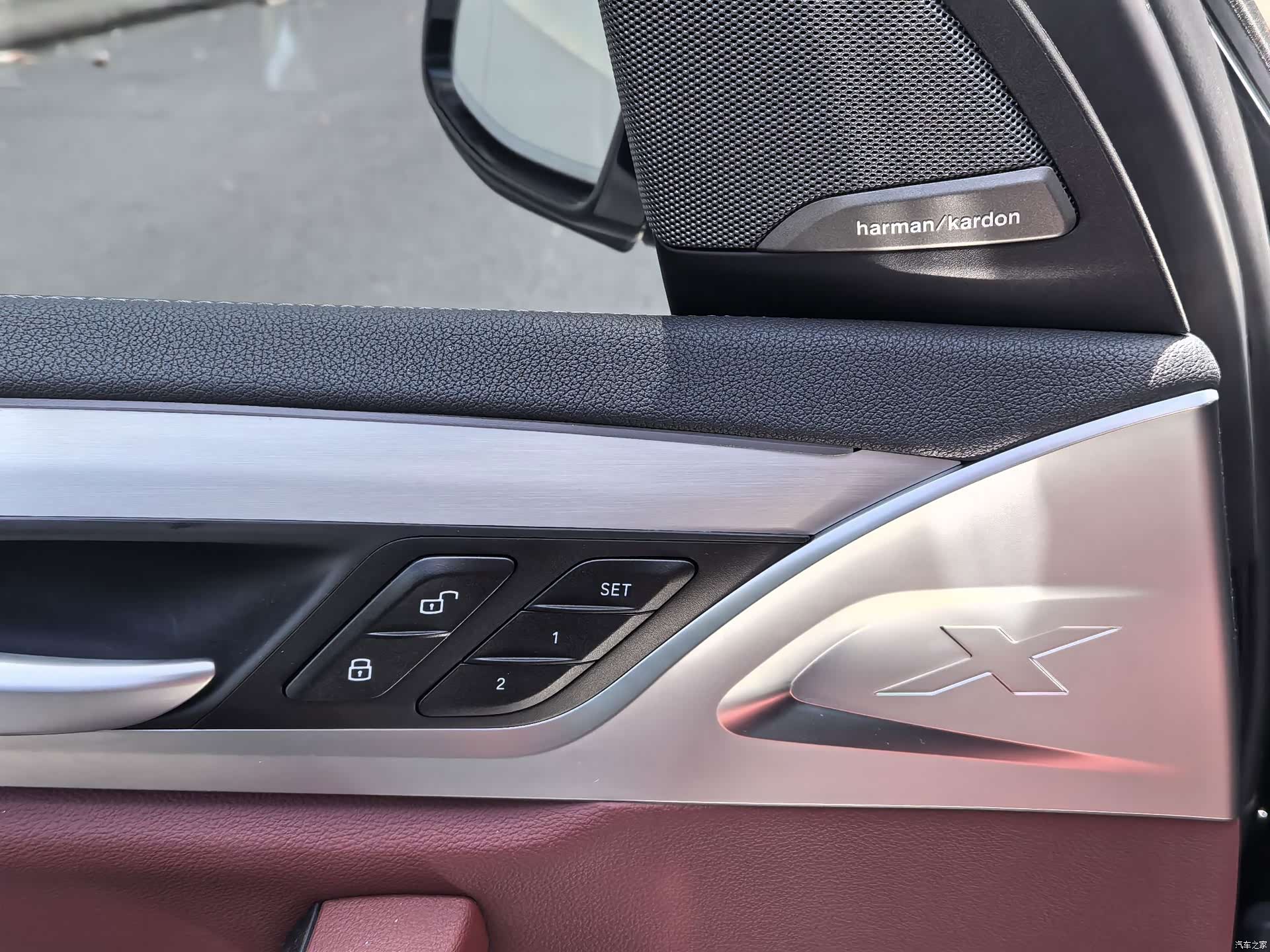 BMW iX3, 2024 все фото