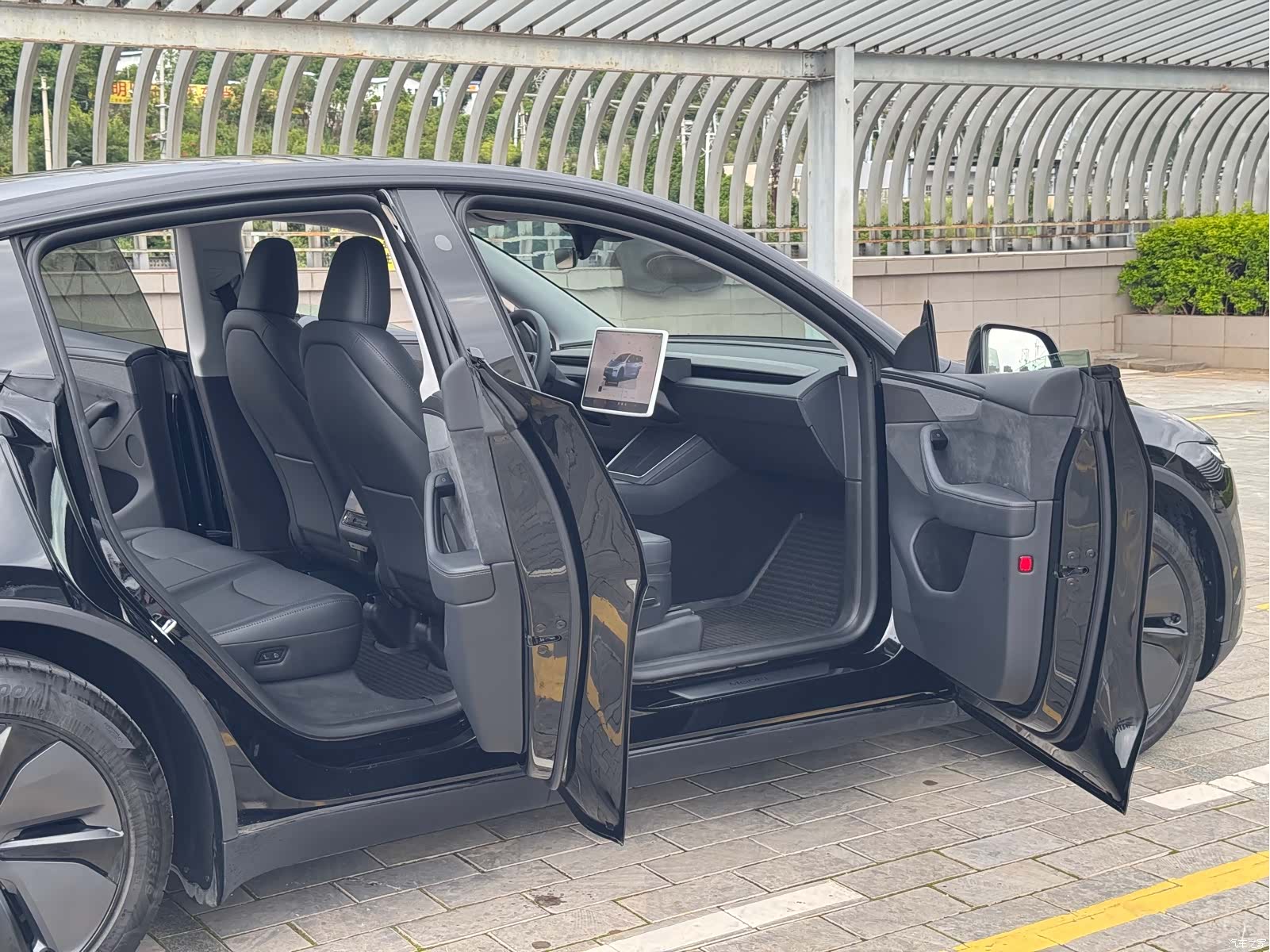 Tesla Model Y, 2025 19