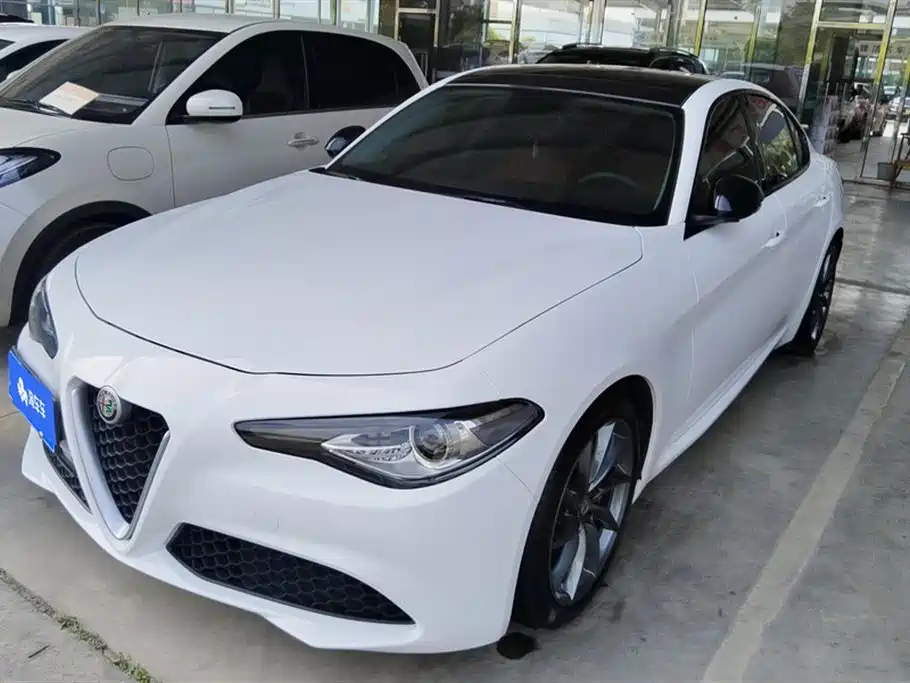 Alfa Romeo Giulia Alfa Romeo Giulia