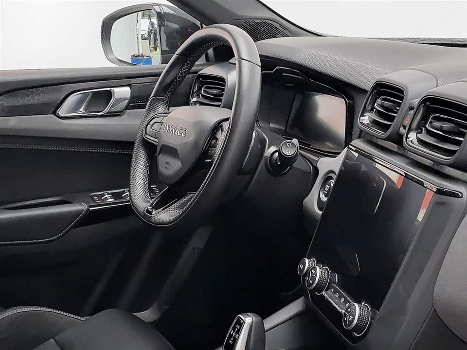 Lynk & Co 02 Hatchback