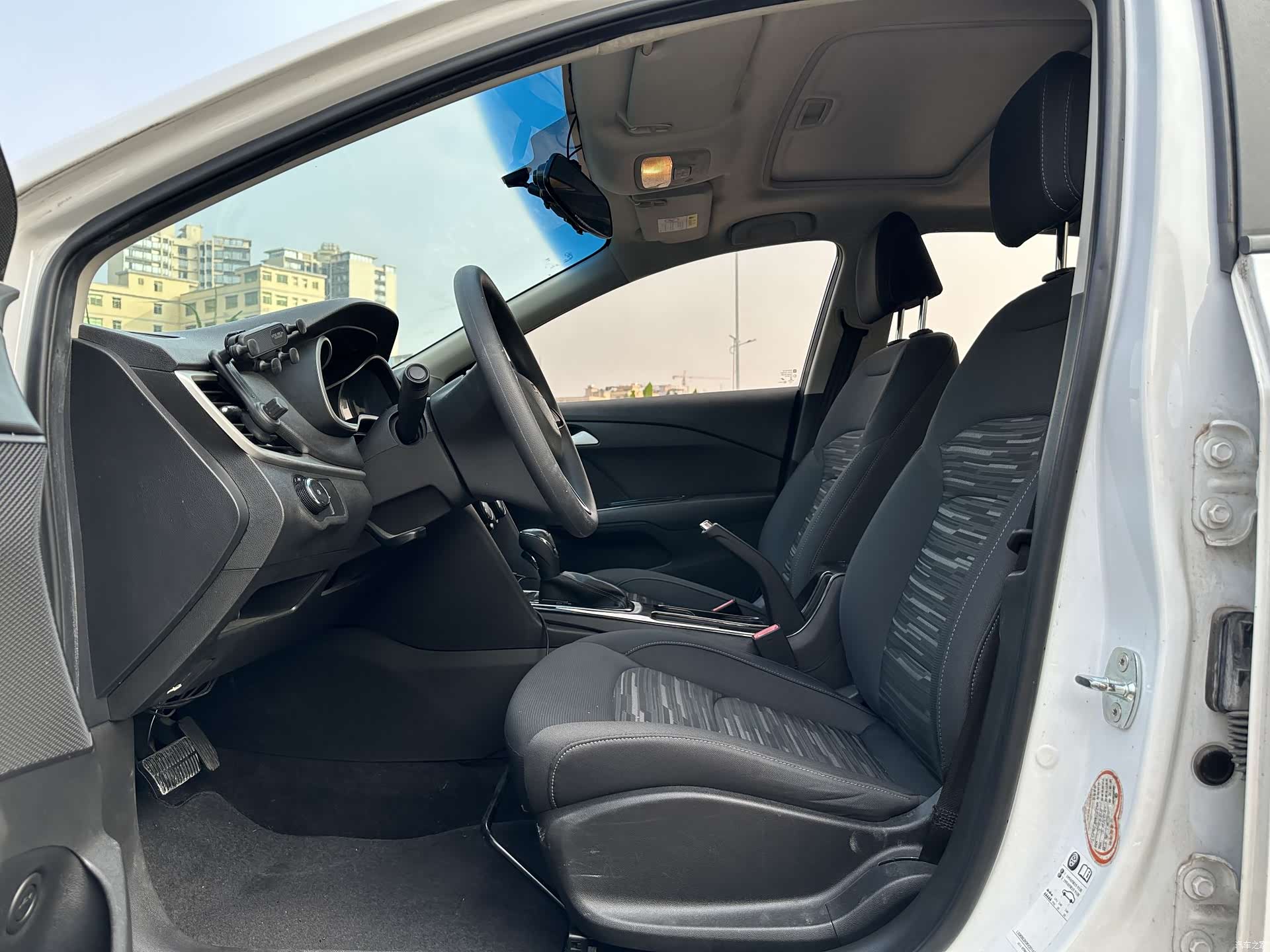 Chevrolet 320, 2019 9
