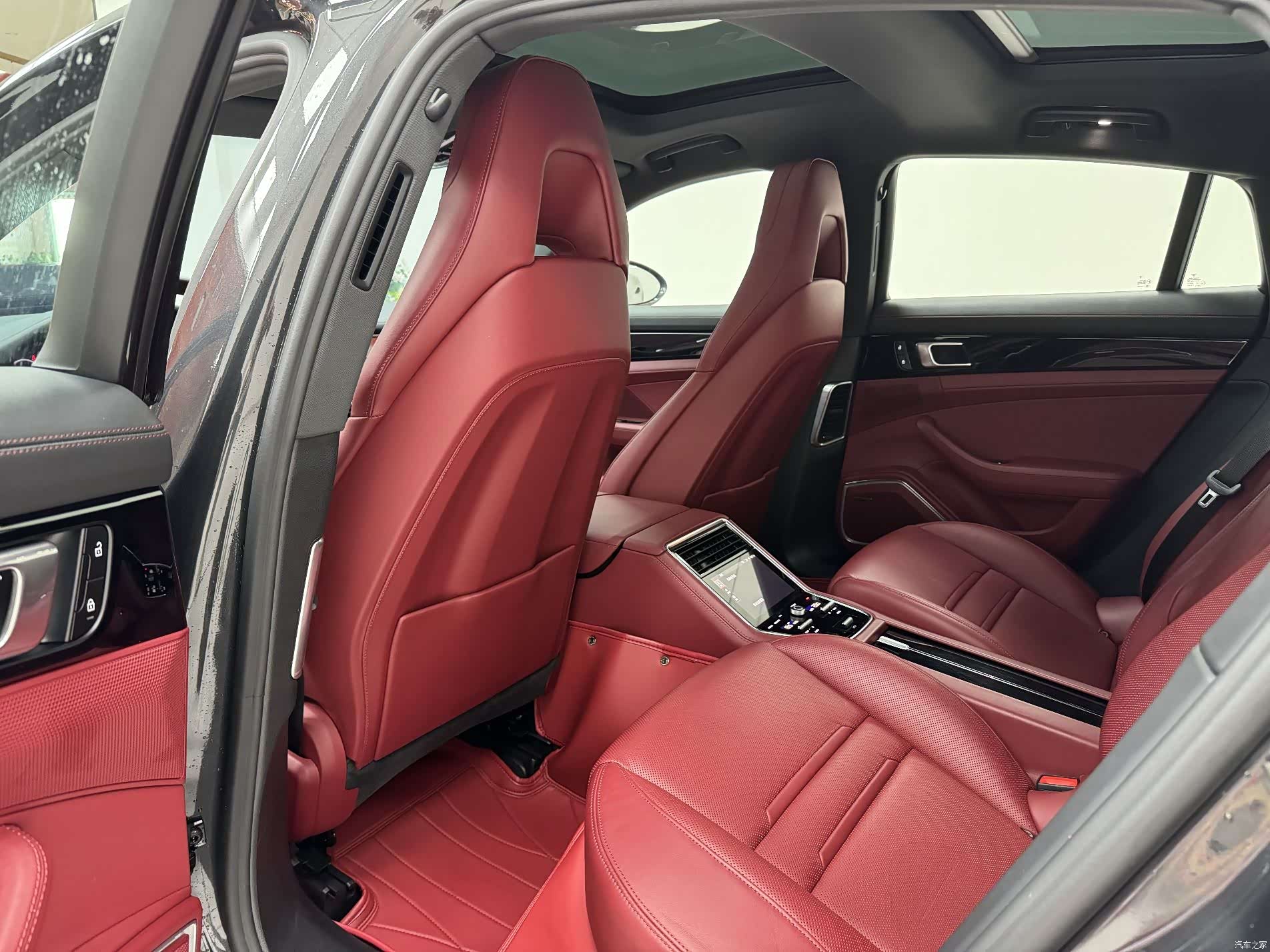 Porsche Panamera, 2022 9
