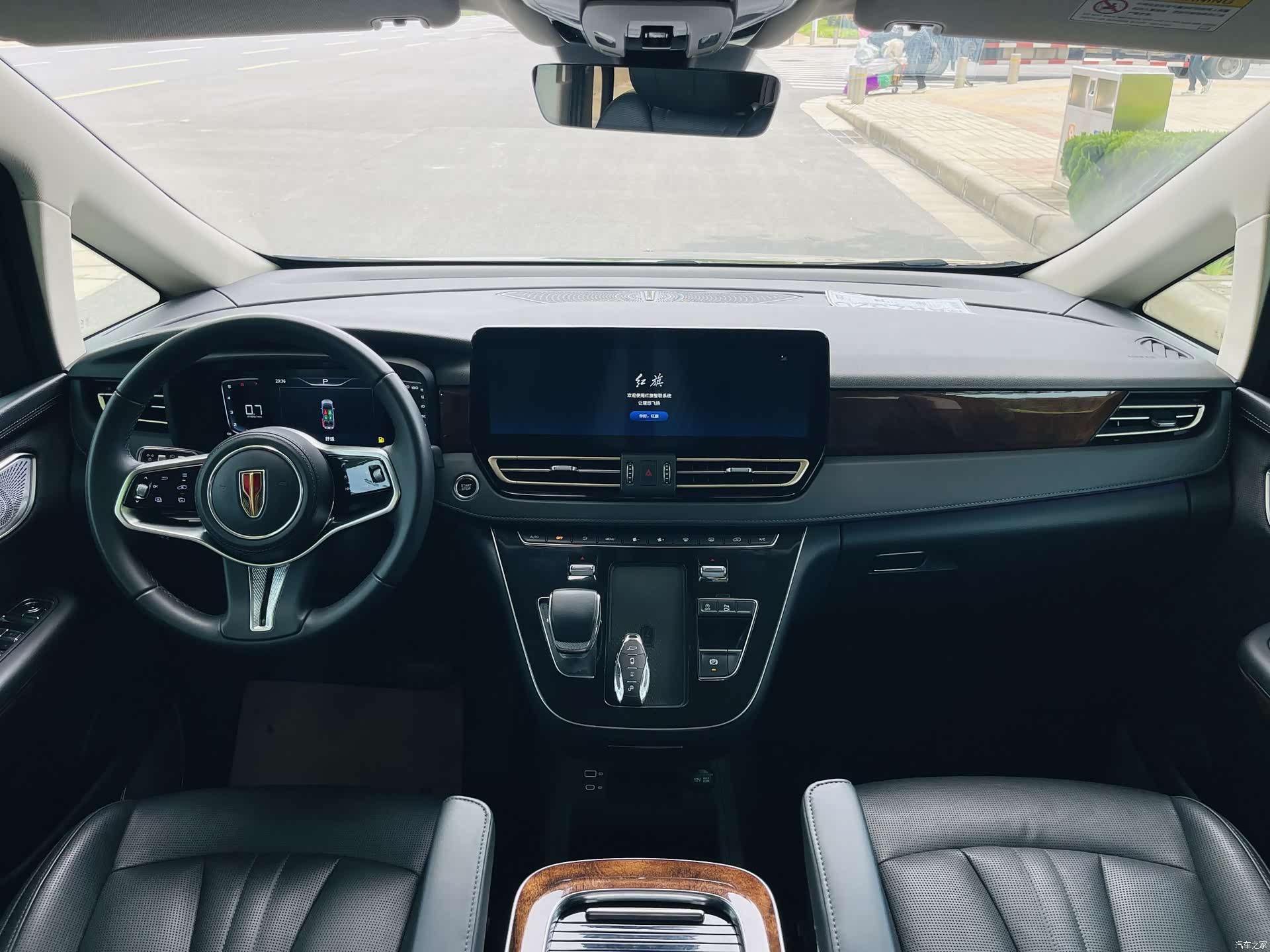Hongqi HQ9, 2023 11