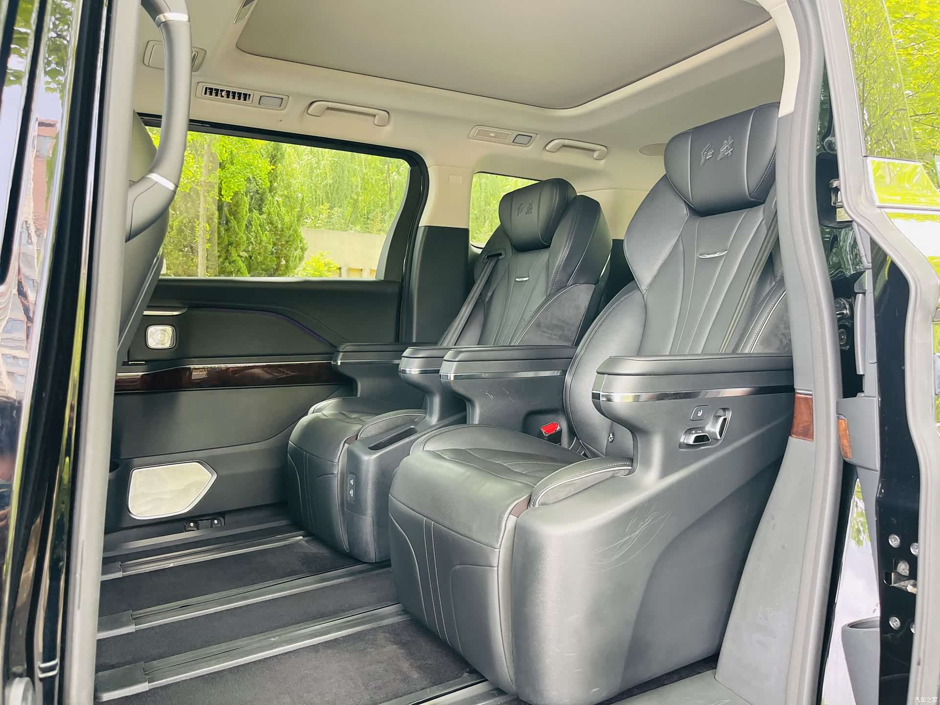 Hongqi HQ9, 2023 14