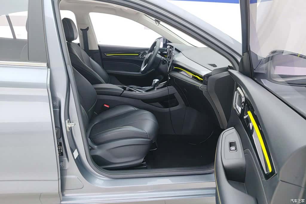 Roewe i5, 2021 8
