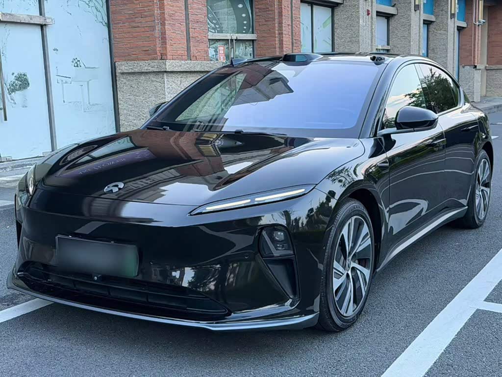 NIO ET5