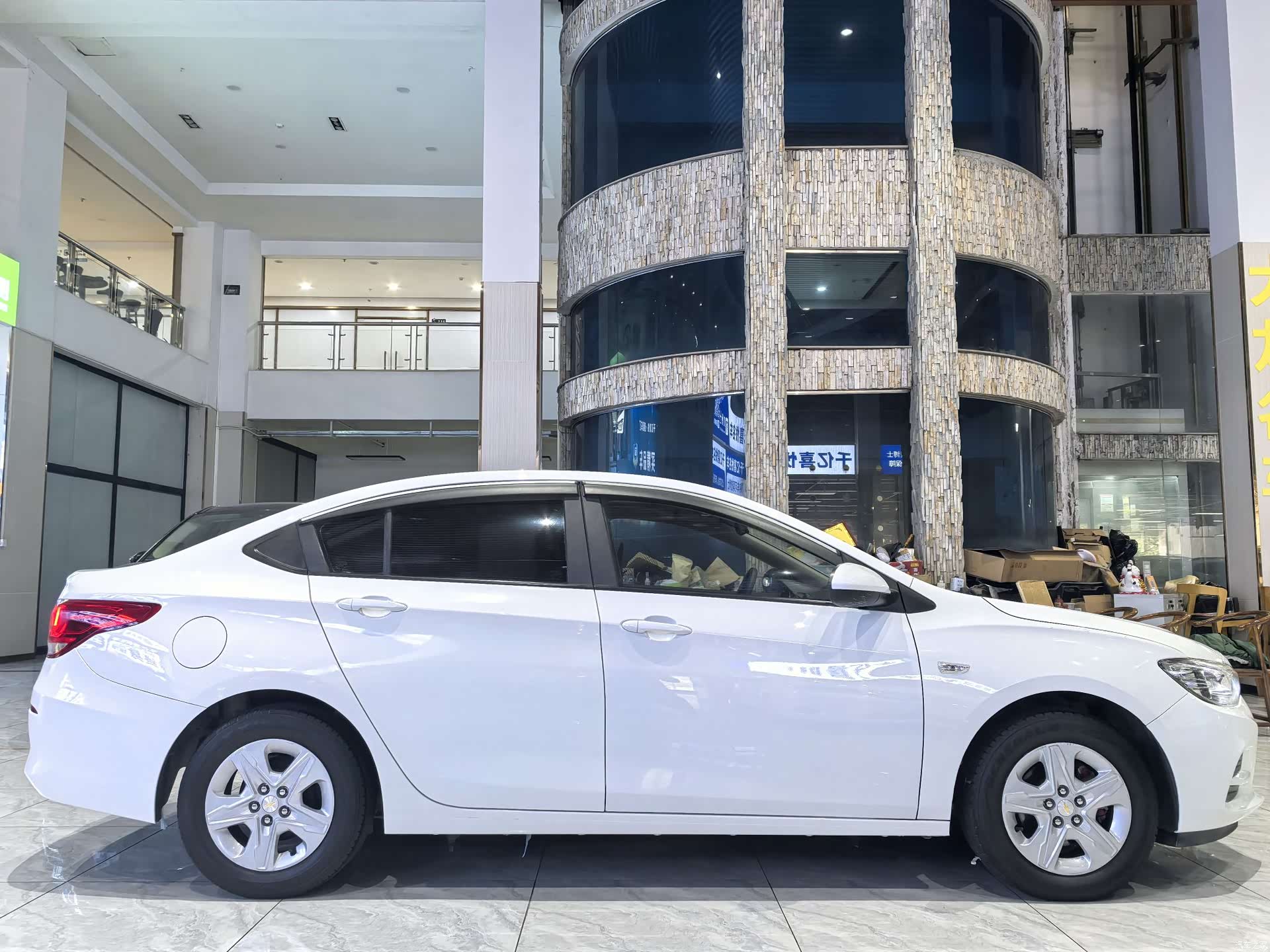 Chevrolet 320, 2019 4