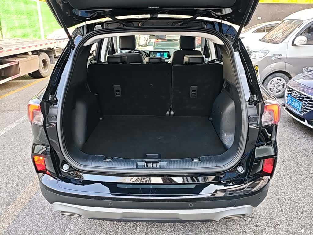 Ford Escape, 2023 19