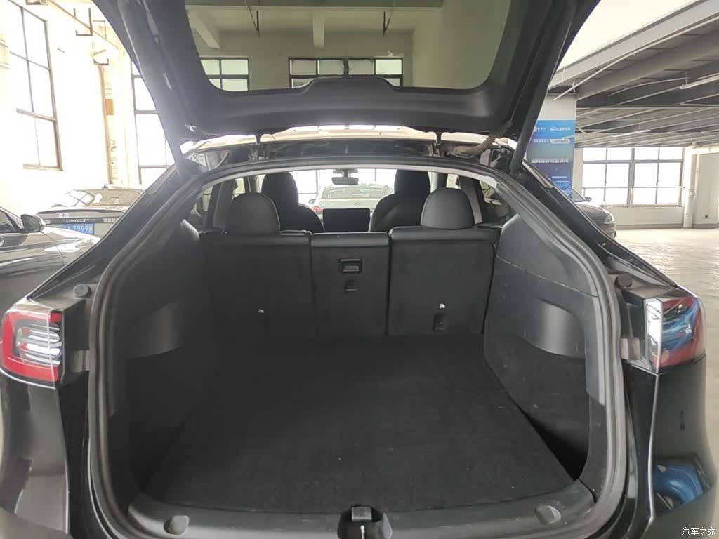 Tesla Model Y, 2021 19