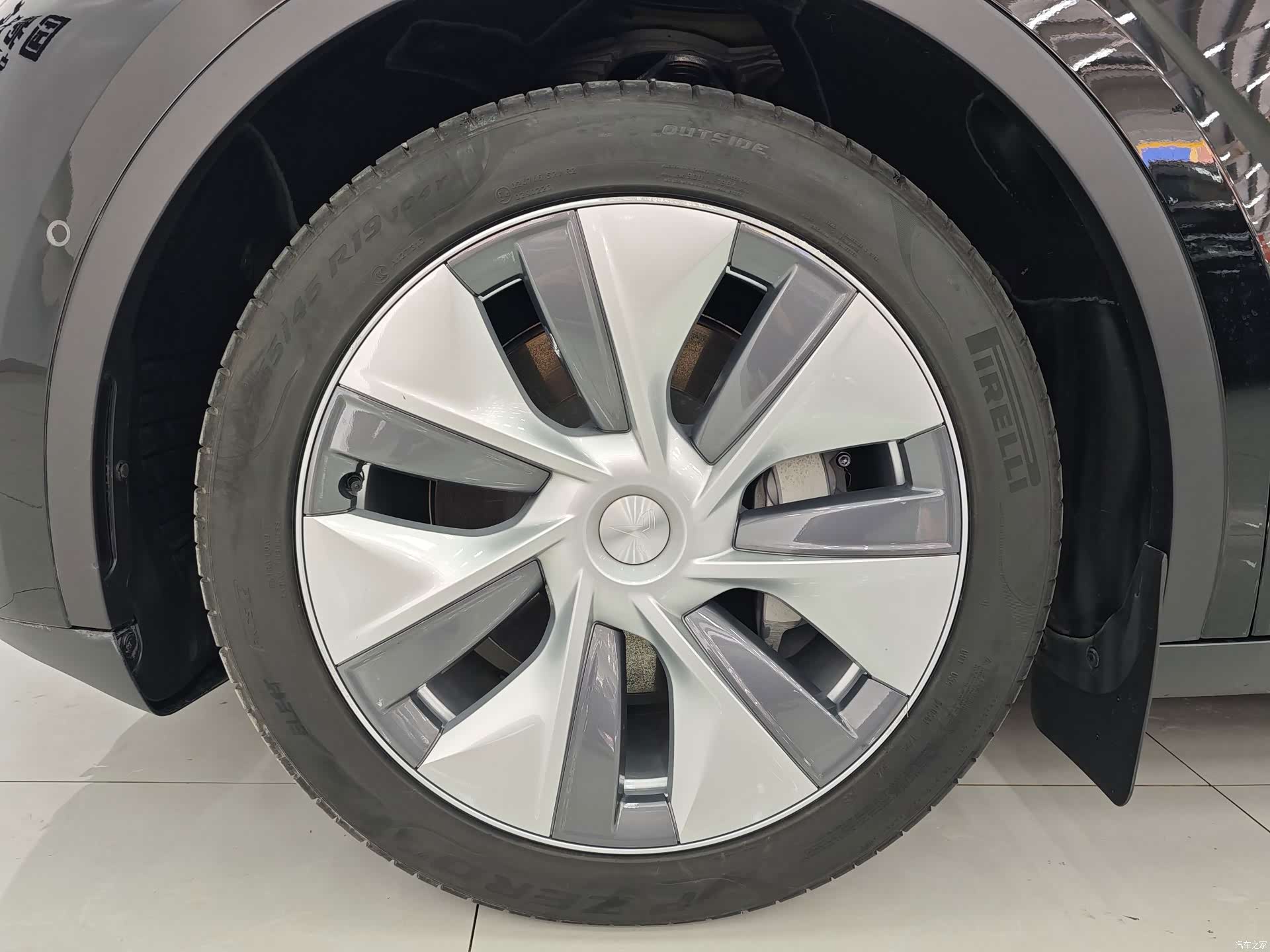 Tesla Model Y, 2023 22