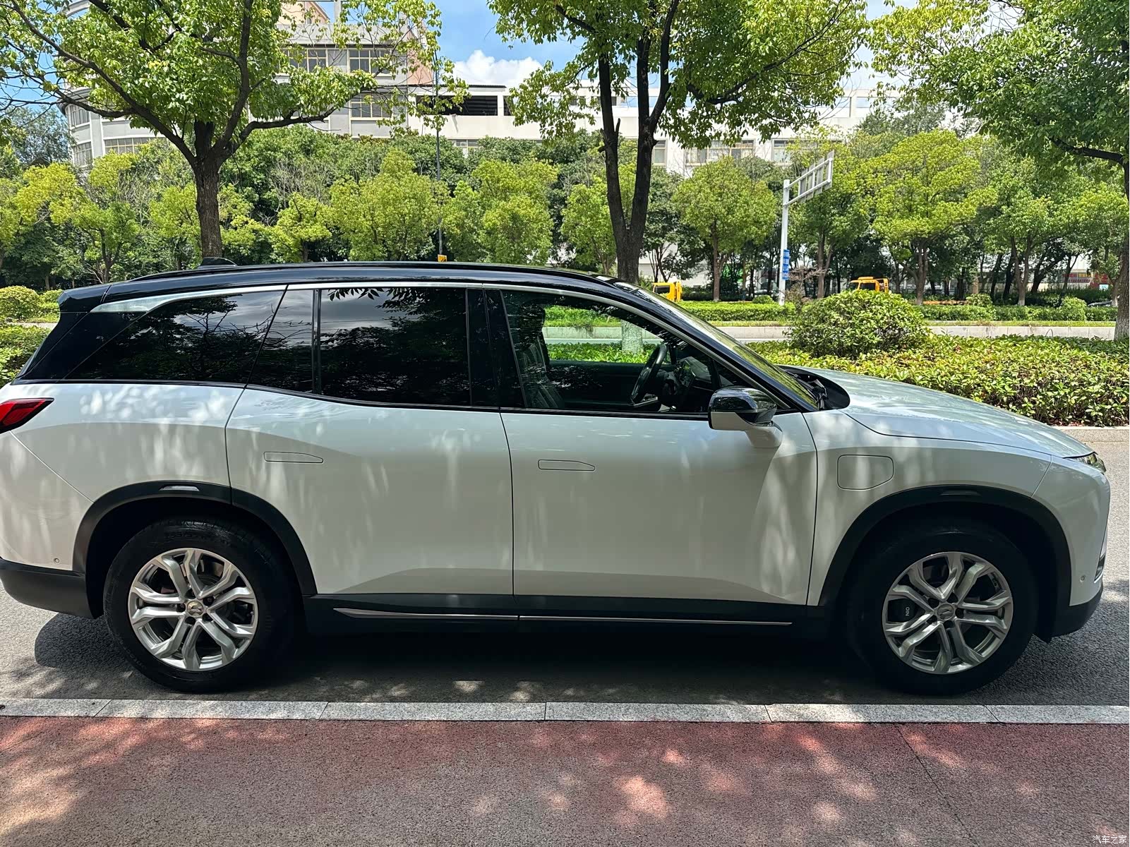 NIO ES8, 2019 4