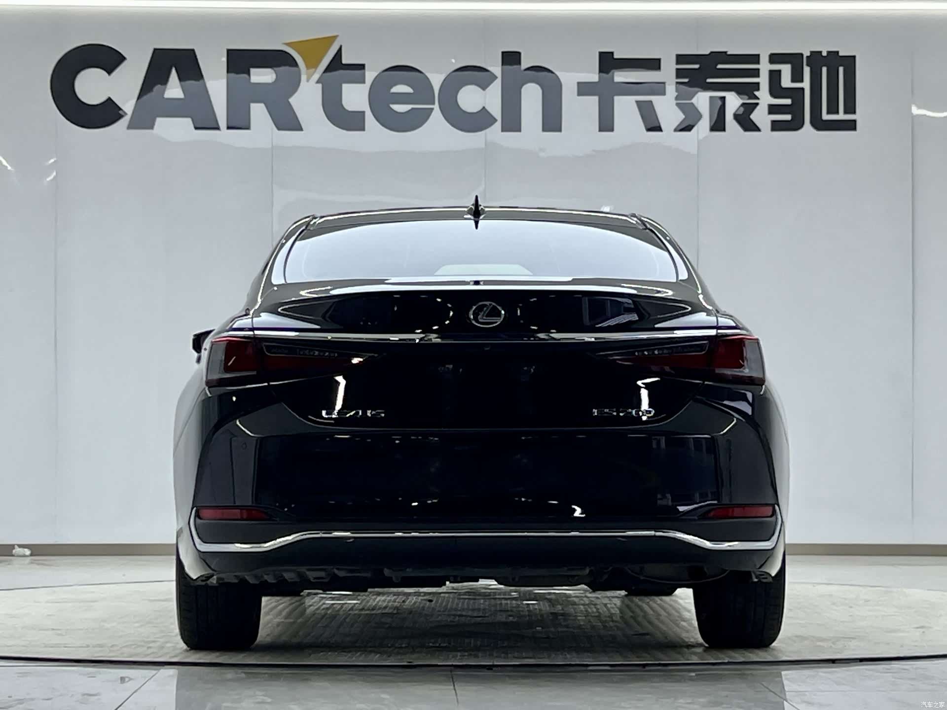 Lexus ES, 2022 14