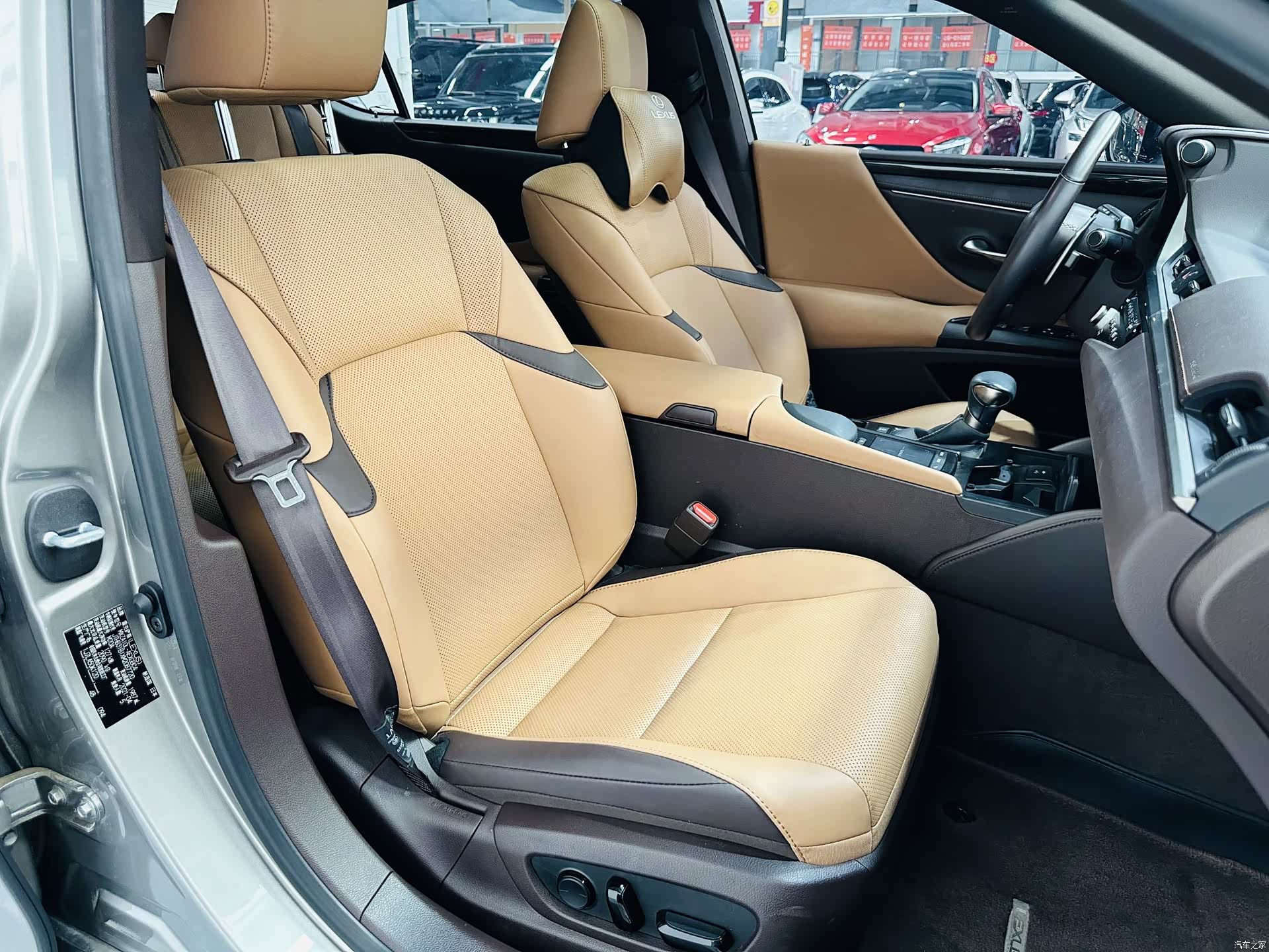 Lexus ES, 2021 9