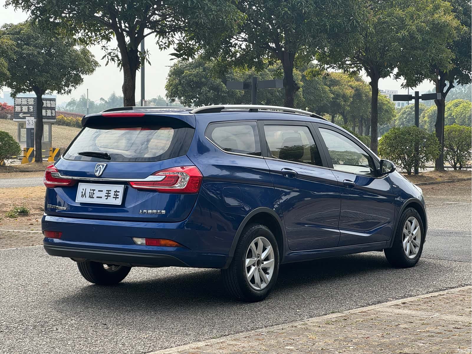 Wuling 310W, 2018 7