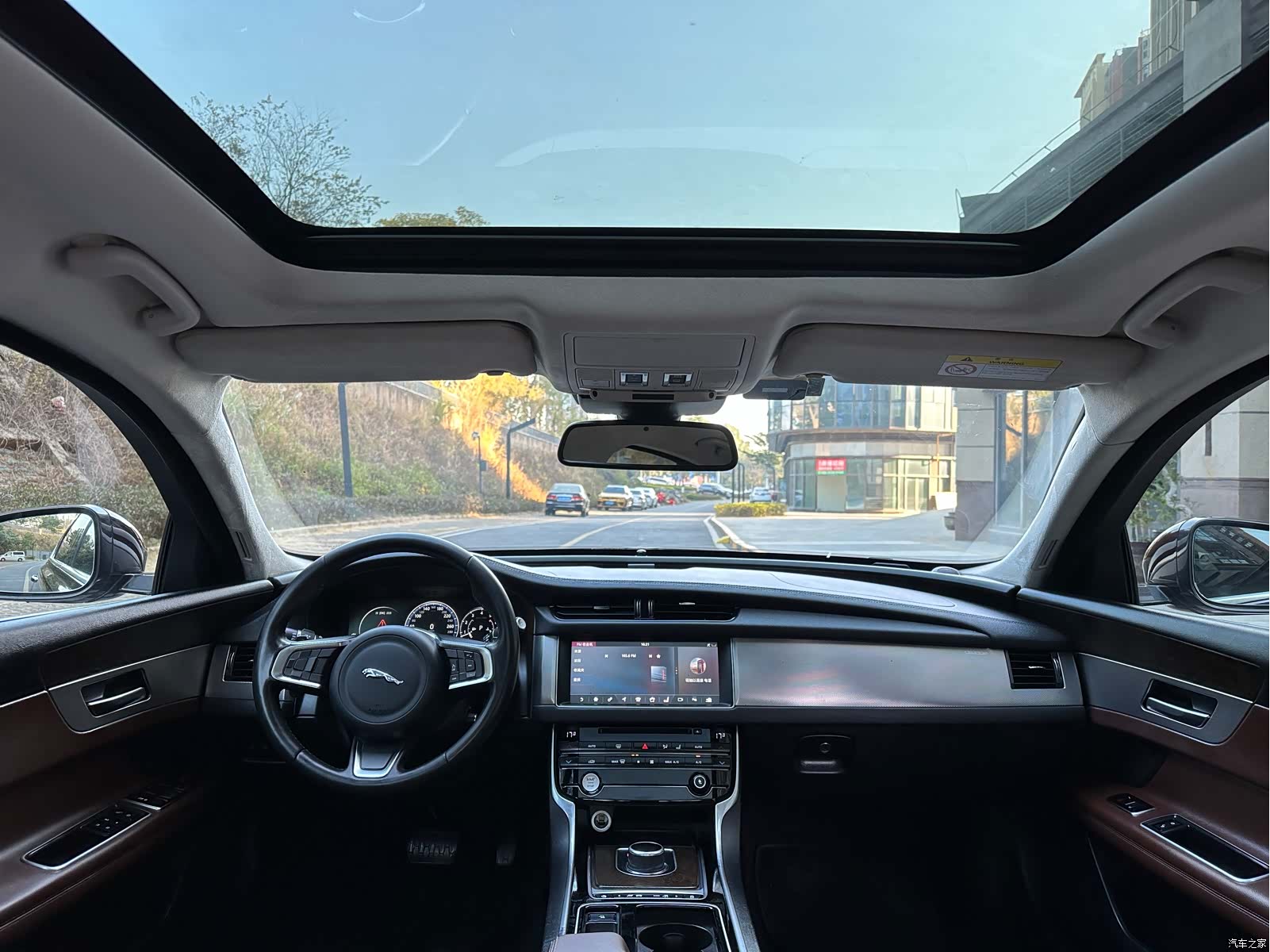 Land Rover XFL, 2017 14