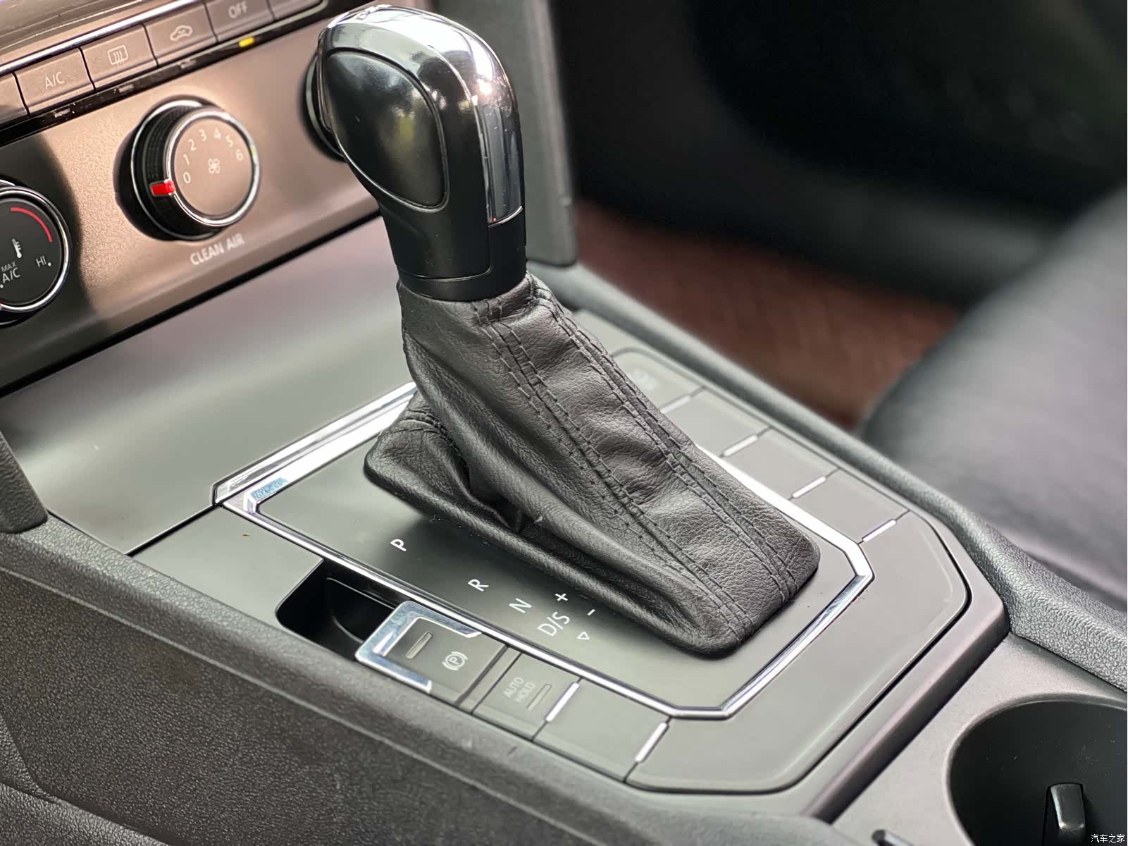 Volkswagen Lamando, 2016 15