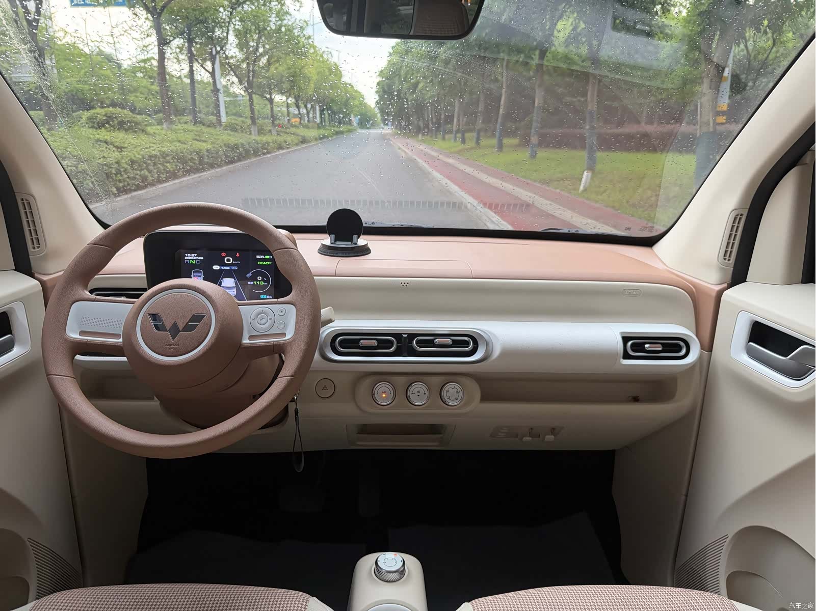 Wuling MINIEV, 2025 10
