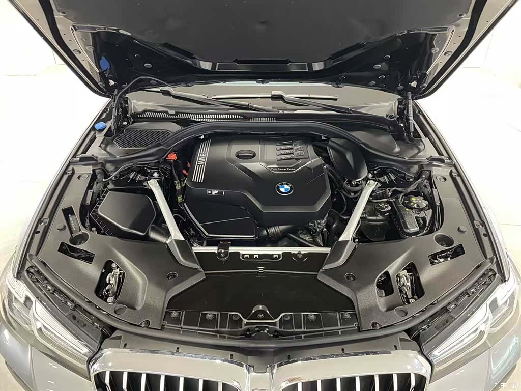 BMW 5 Series, 2023 9