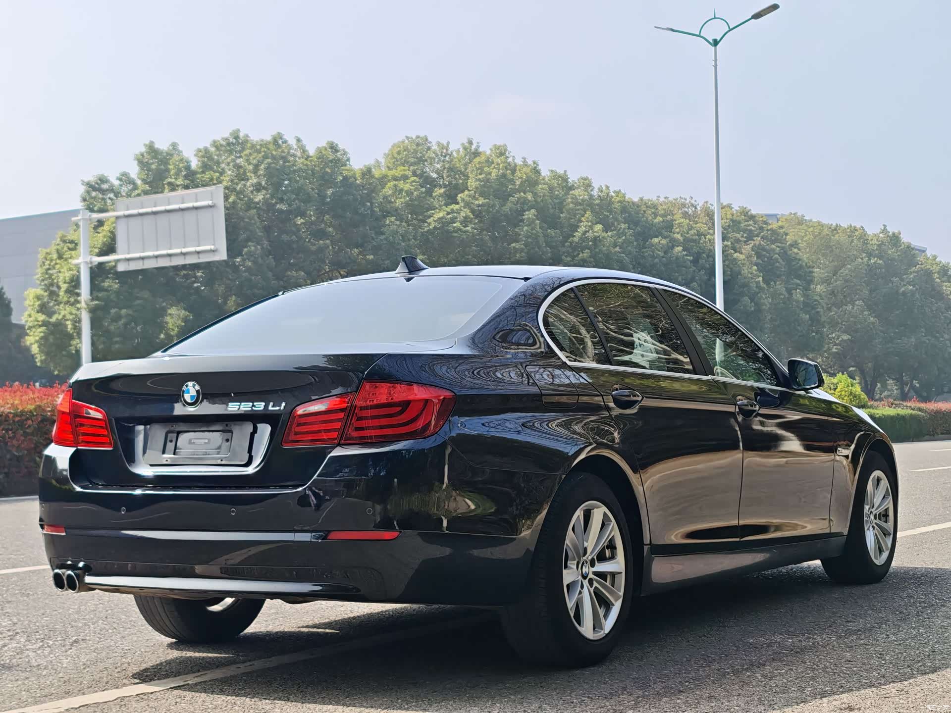 BMW 5 Series, 2011 16
