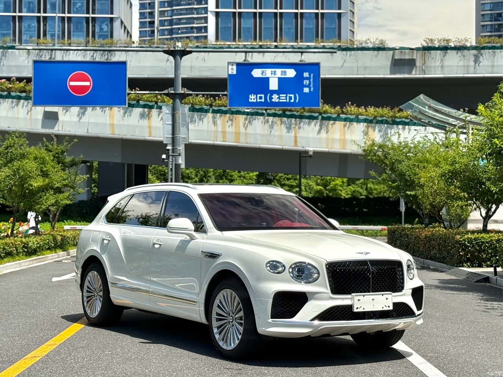 Bentley Bentayga, 2026 2