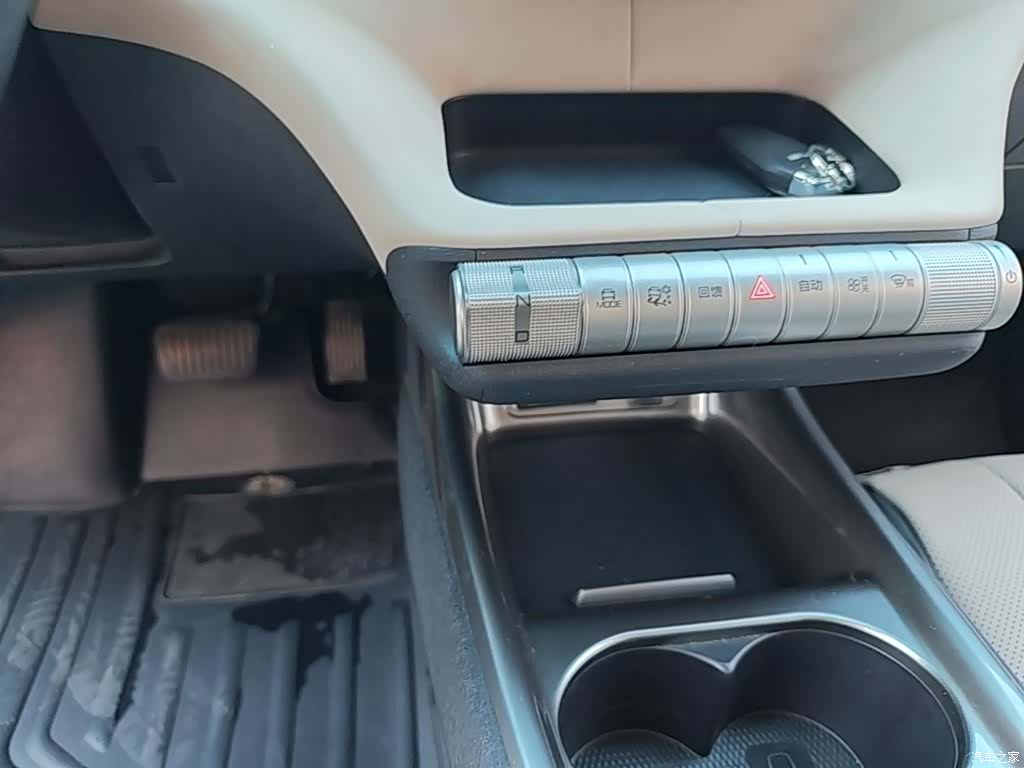 BYD Dolphin, 2023 14