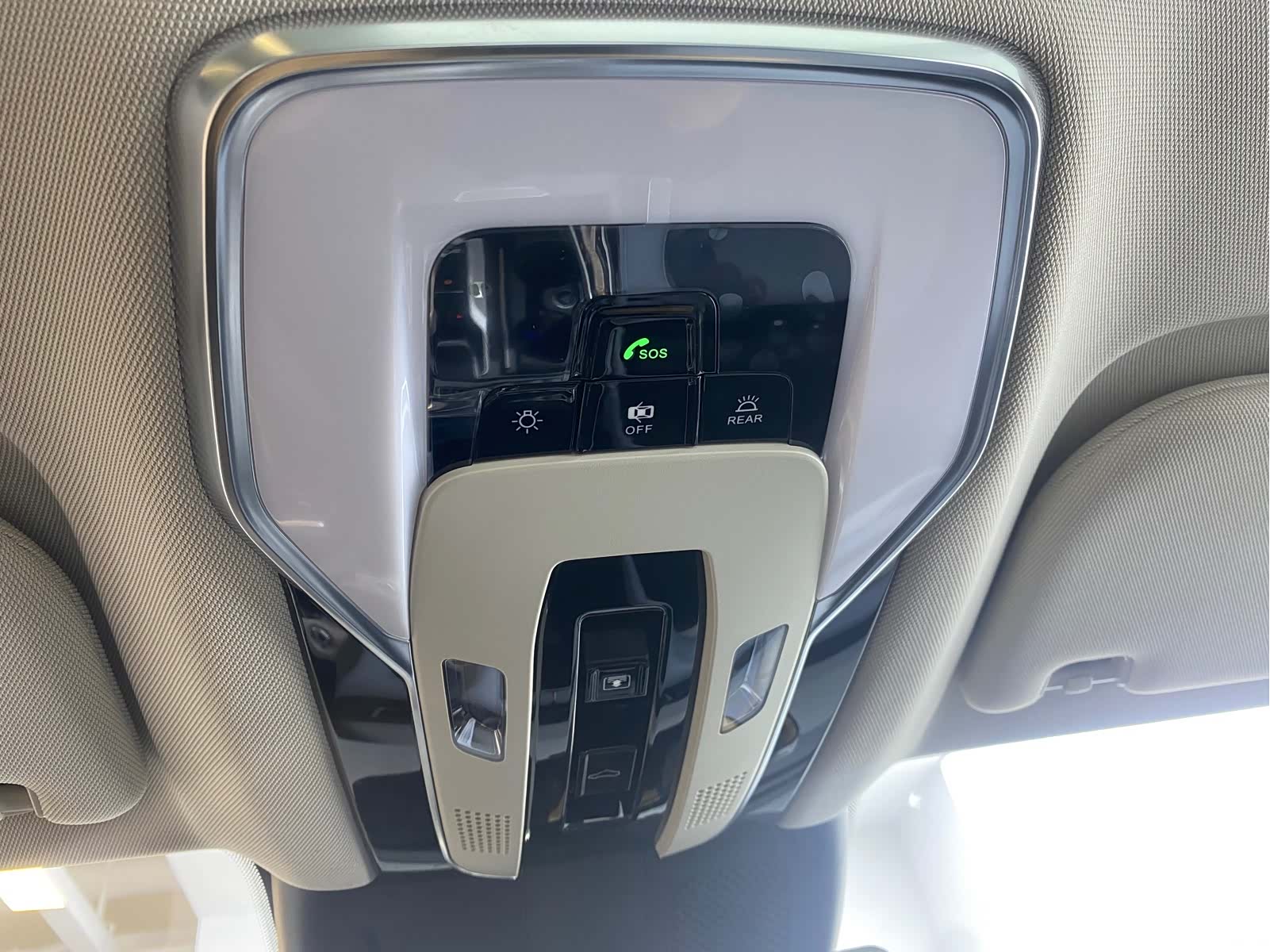 Hongqi H5, 2025 13