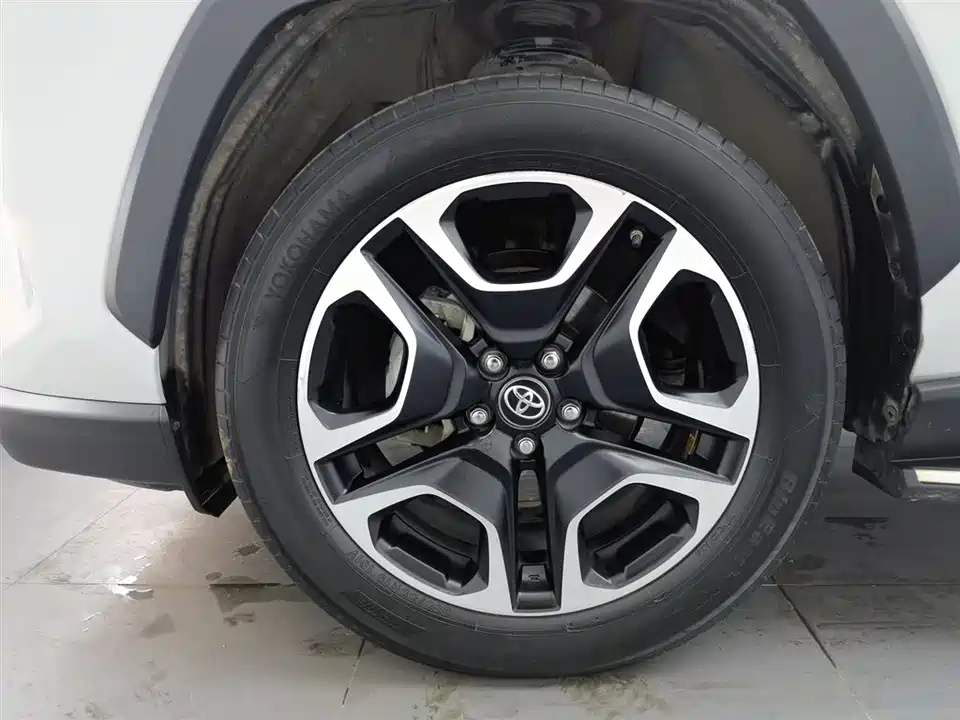 Toyota RAV4 Rongfang