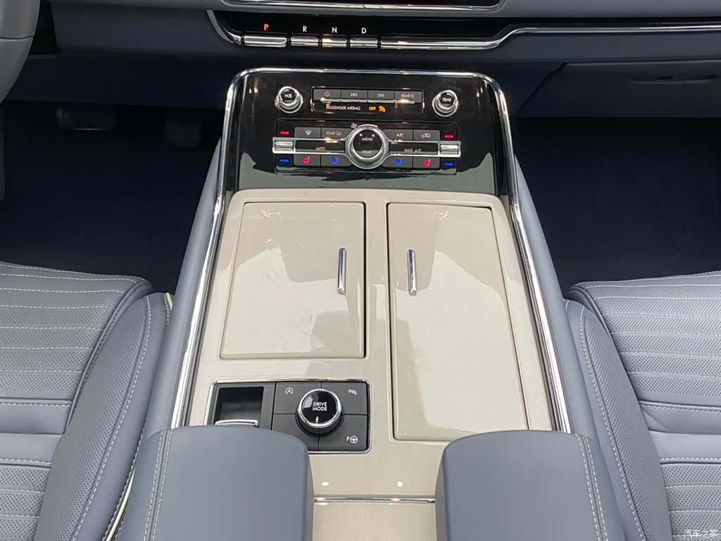Lincoln Navigator, 2021 28