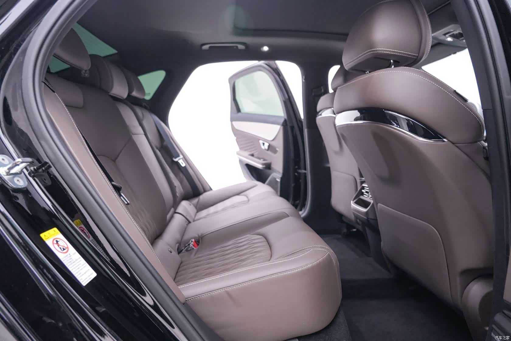 BYD Han, 2022 25
