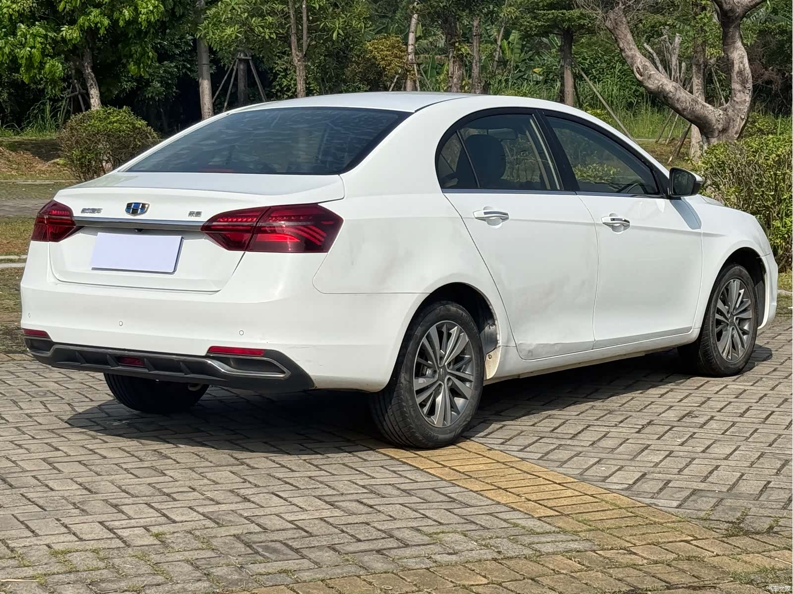 Geely Emgrand, 2019 10