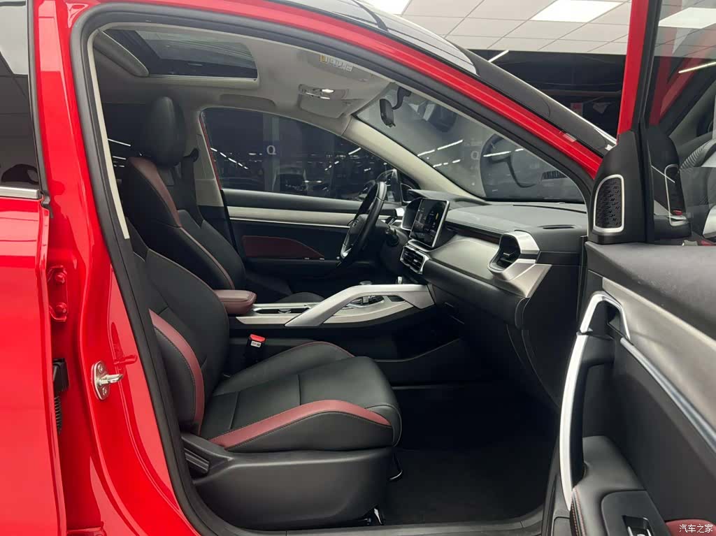 Geely Coolray, 2022 17