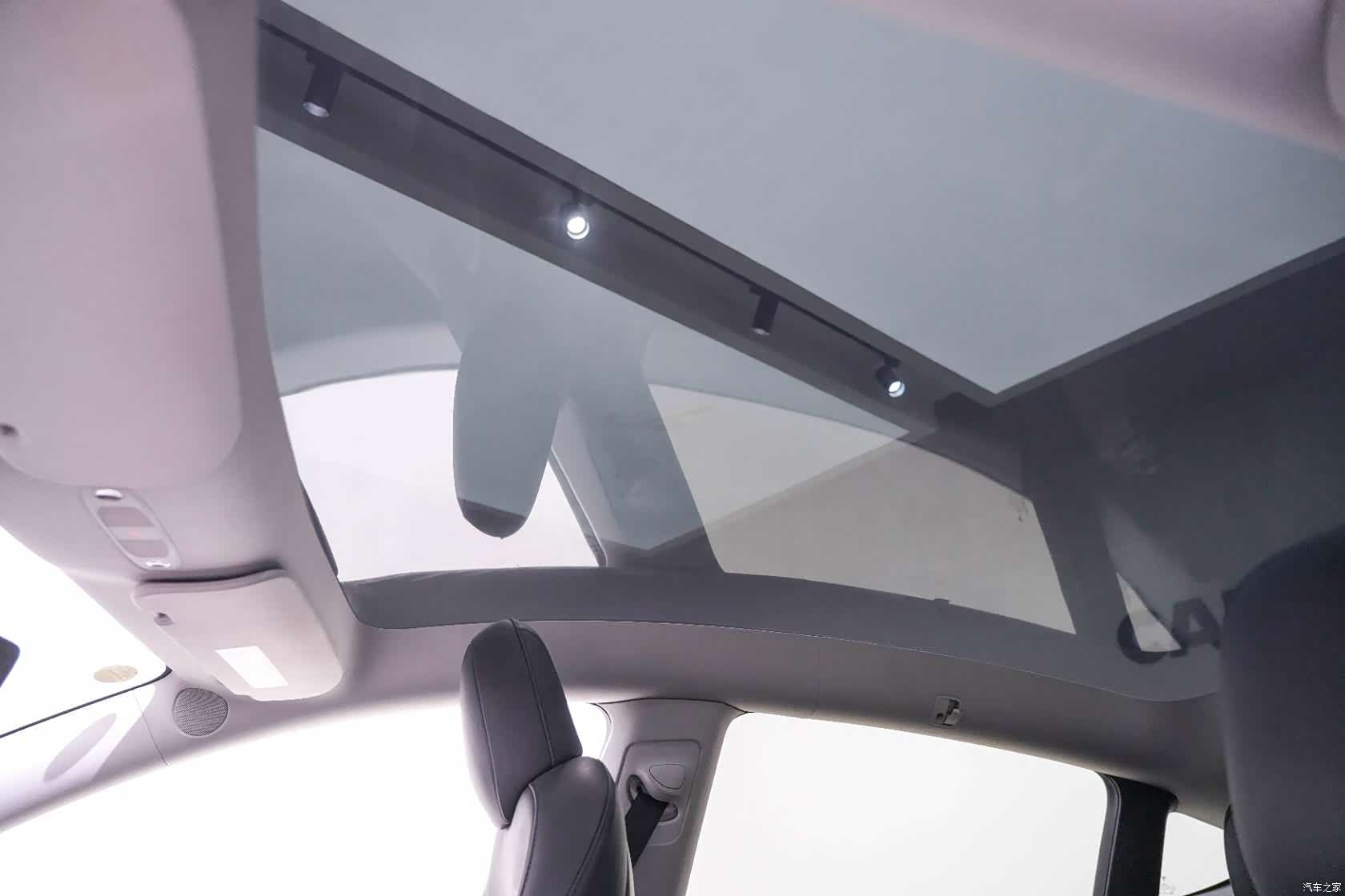 Tesla Model Y, 2022 15
